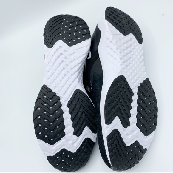 Women’s Nike Odyssey React 2 Flyknit New in Box - Picture 5 of 5